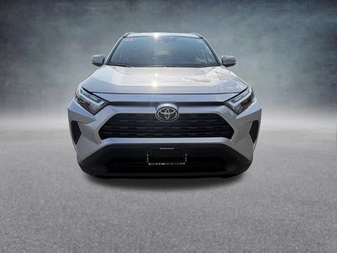 Used 2025 Toyota RAV4 XLE AWD/4WD image 9