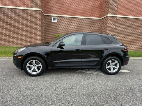 Used 2017 Porsche Macan AWD/4WD image 6
