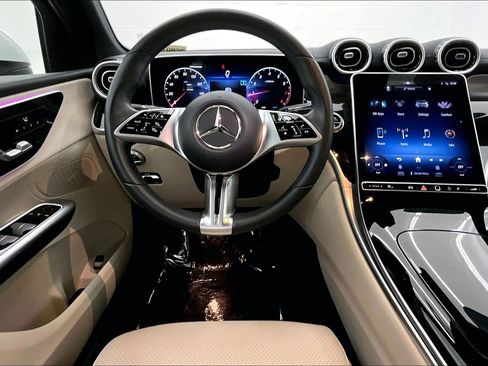 Certified 2023 Mercedes-Benz GLC 300 image 4