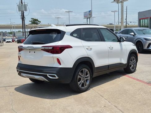 Used 2023 Kia Seltos S w/ Navigation Package FWD image 6