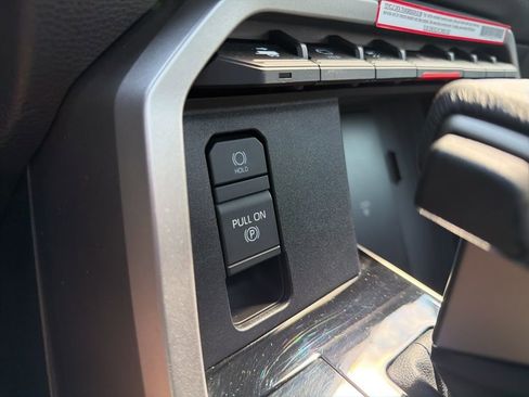 Used 2025 Toyota Tundra Limited image 34