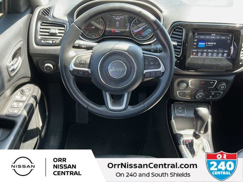 Used 2019 Jeep Compass Latitude FWD image 14