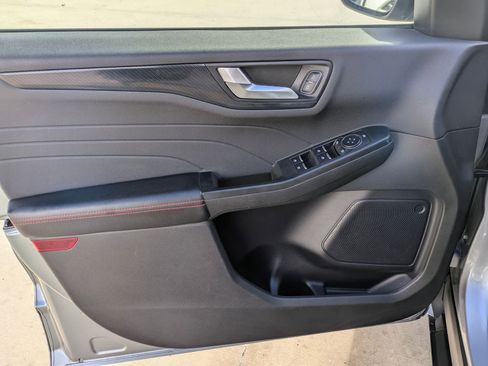 Used 2024 Ford Escape ST-Line image 11