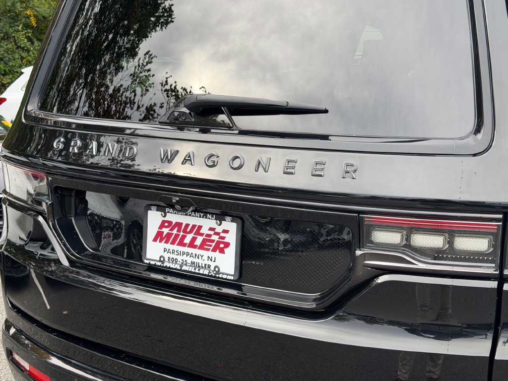 Used 2024 Jeep Grand Wagoneer Series II Obsidian w/ Quick Order Packagew 28T AWD/4WD image 30