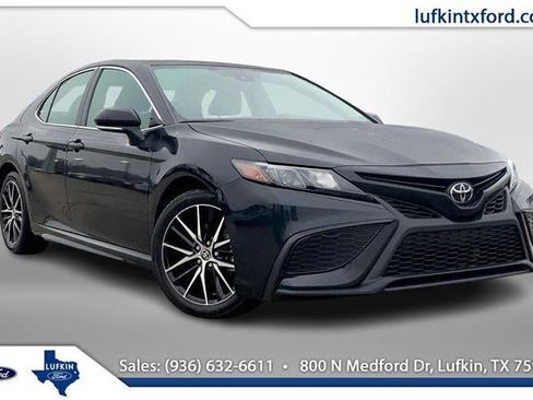 Used 2024 Toyota Camry SE image 1