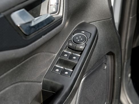 Used 2025 Ford Escape ST-Line Select AWD/4WD image 38