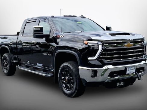 Used 2024 Chevrolet Silverado 2500 LTZ w/ LTZ Plus Package AWD/4WD image 3