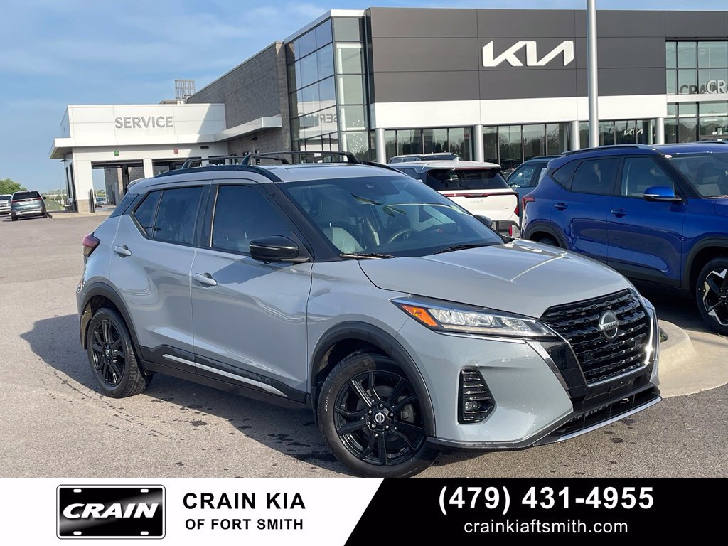 Used 2021 Nissan Kicks SR w/ SR Premium Package FWD image 1