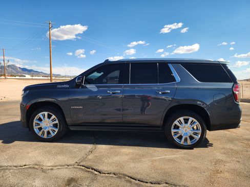 Used 2021 Chevrolet Tahoe High Country w/ Premium Package RWD image 7