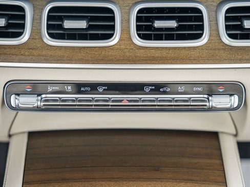 Used 2020 Mercedes-Benz GLS 450 4MATIC image 26