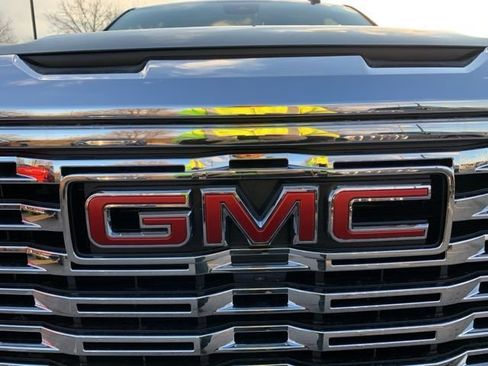 New 2026 GMC Sierra 1500 Denali w/ Denali Reserve Package AWD/4WD image 10