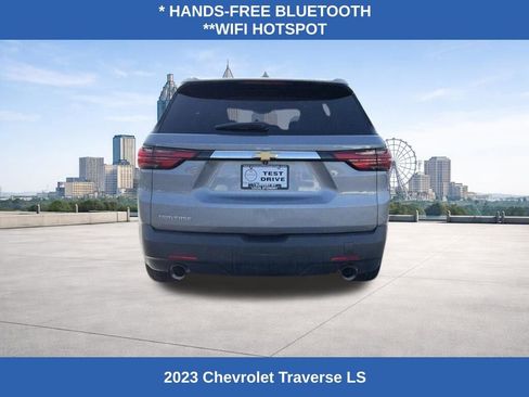 Used 2023 Chevrolet Traverse LS image 4
