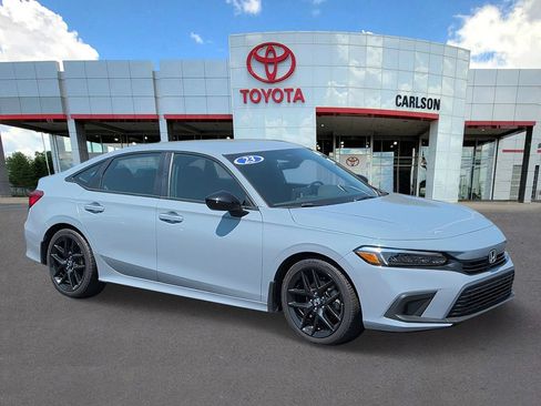 Used 2023 Honda Civic Sport image 2