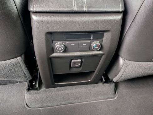 Certified 2023 Chevrolet Traverse LT image 29