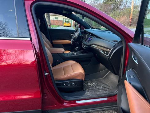 Used 2019 Cadillac XT4 Premium Luxury AWD/4WD image 12