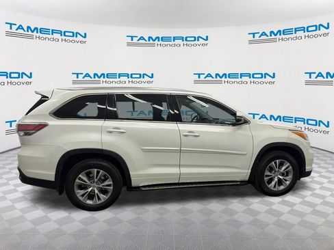 Used 2014 Toyota Highlander XLE image 6