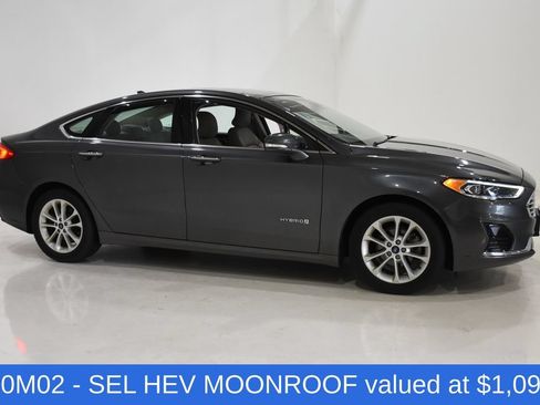 Used 2019 Ford Fusion SEL FWD image 3