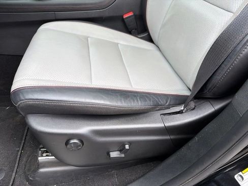 Used 2023 Dodge Durango GT RWD image 25