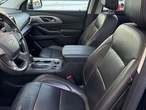 Used 2019 Chevrolet Traverse LT w/ LT Premium Package image 5