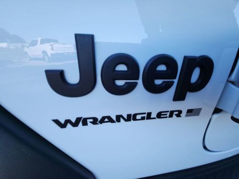 Used 2023 Jeep Wrangler Sport S image 33