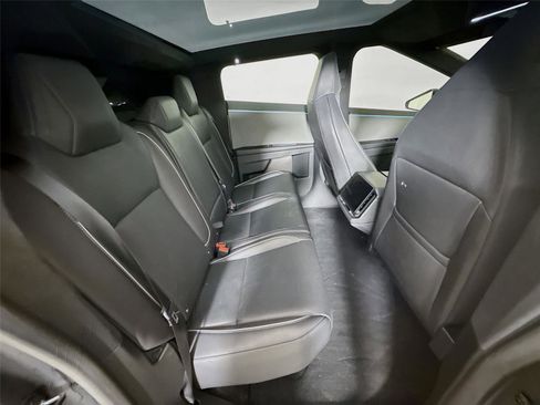 Used 2024 Tesla Cybertruck AWD Crew Cab image 14