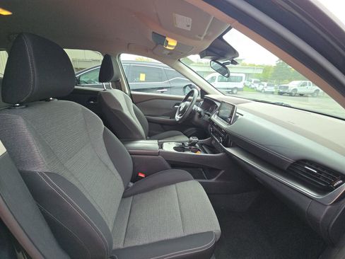 Used 2022 Nissan Rogue SV FWD image 13