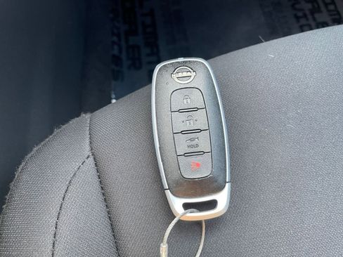 Used 2025 Nissan Sentra S image 21