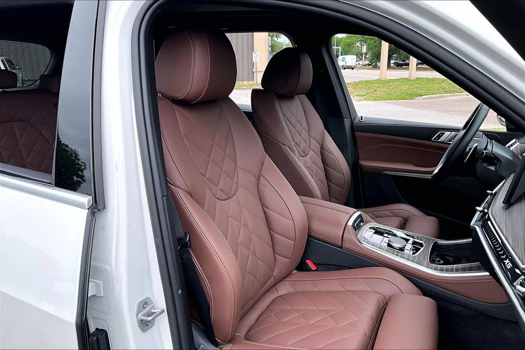 Certified 2025 BMW X5 sDrive40i w/ Premium Package RWD image 29