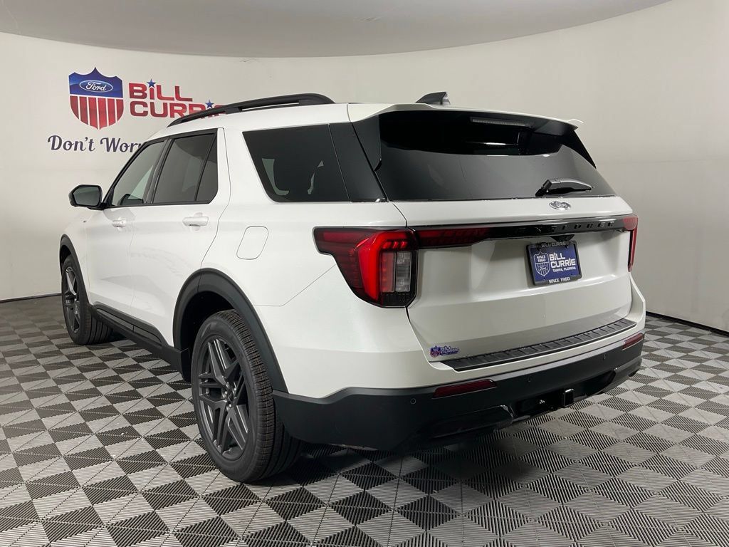 New 2026 Ford Explorer ST-Line w/ ST-Line Street Pack RWD image 5