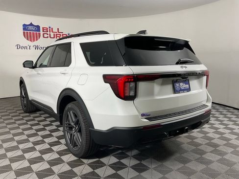 New 2026 Ford Explorer ST-Line w/ ST-Line Street Pack RWD image 5