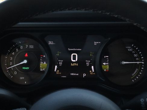 Used 2025 Jeep Wrangler Unlimited Rubicon 4xe w/ Convenience Group AWD/4WD image 32