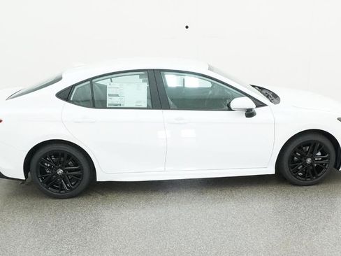 Used 2026 Toyota Camry SE w/ Convenience Package FWD image 14
