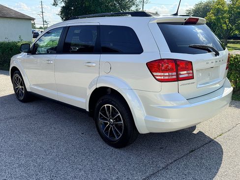 Used 2018 Dodge Journey SE w/ Connectivity Group FWD image 6