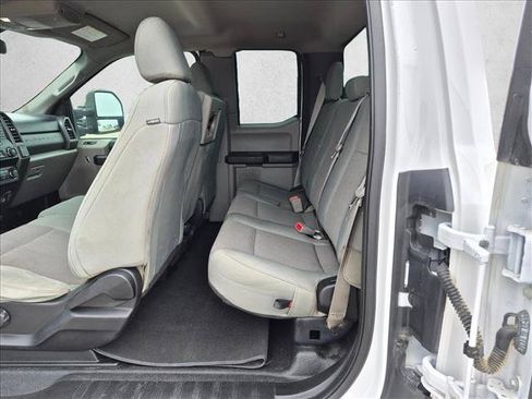 Used 2019 Ford F250 XL w/ Power Equipment Group AWD/4WD image 18