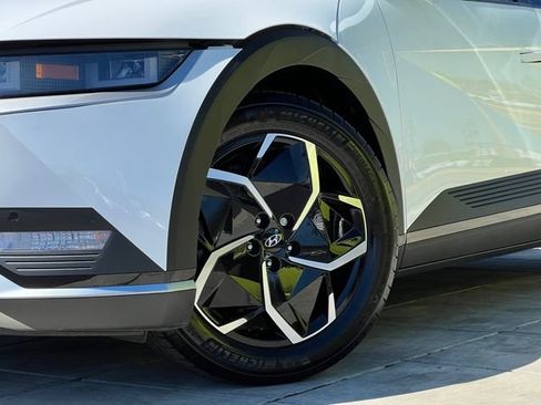 Certified 2024 Hyundai Ioniq 5 SEL RWD image 2