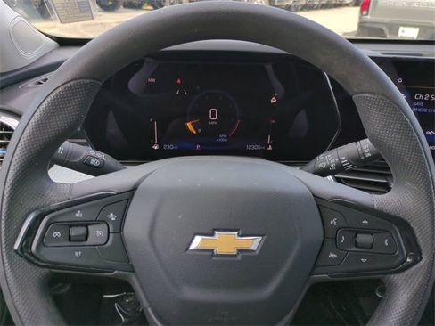 Certified 2025 Chevrolet Trax LT image 29