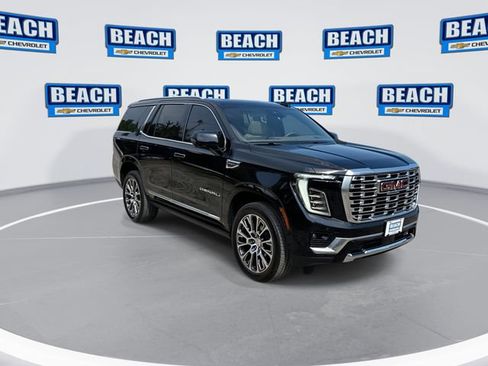 Used 2025 GMC Yukon Denali w/ Sun & Power Step Package AWD/4WD image 2