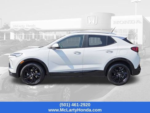 Used 2024 Buick Encore GX Sport Touring FWD image 2