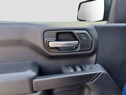 Used 2024 Chevrolet Silverado 1500 Custom Trail Boss w/ LPO, Dark Essentials Package AWD/4WD image 9