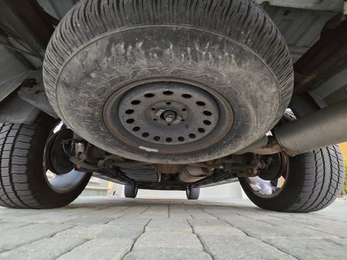 Used 2007 Cadillac Escalade EXT Base AWD 4dr Crew Cab SB w/ Information Package image 7