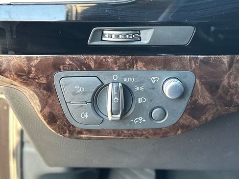 Used 2018 Audi Q7 3.0T Prestige w/ Prestige Package image 25