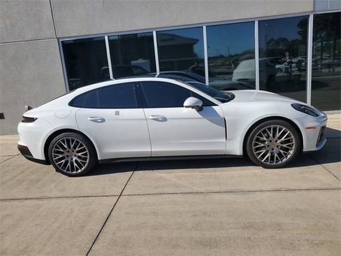 Certified 2025 Porsche Panamera image 9