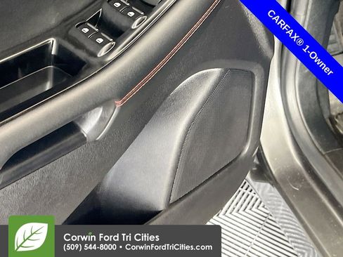 Used 2020 Ford Edge ST-Line w/ Cold Weather Package image 13