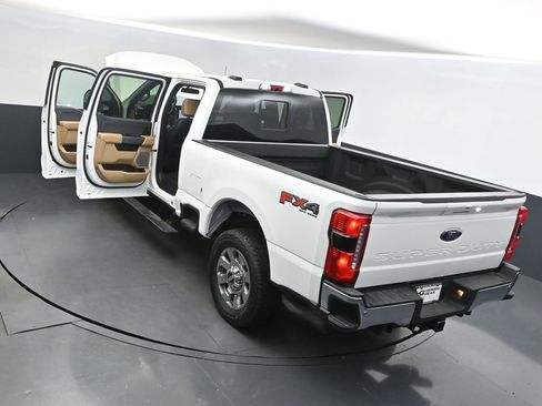 Used 2025 Ford F250 Lariat w/ Lariat Ultimate Package image 48