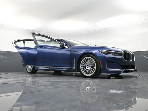 Used 2022 BMW ALPINA B7 xDrive w/ Luxury Rear Seating Package image 43