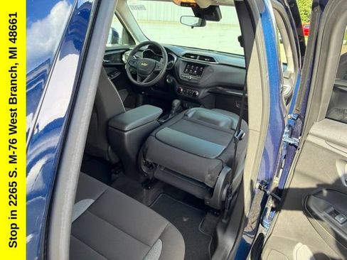 Used 2023 Chevrolet TrailBlazer LT AWD/4WD image 26