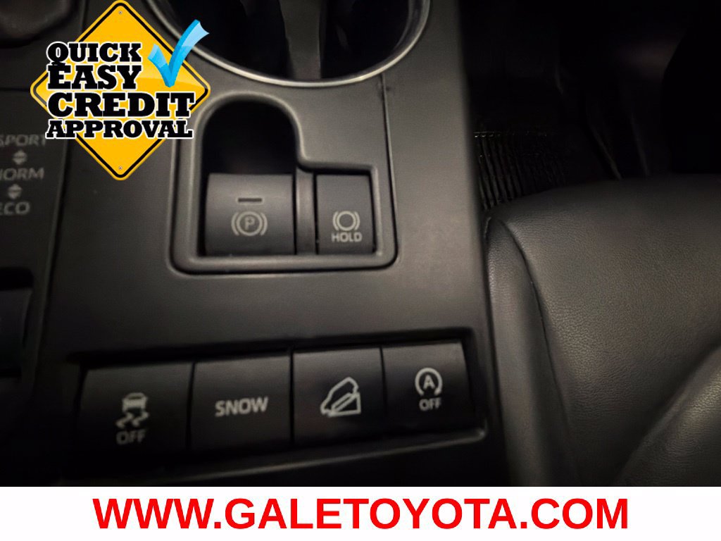 Used 2021 Toyota Highlander XLE AWD/4WD image 25