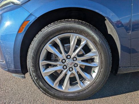 Used 2024 Buick Enclave Avenir image 9