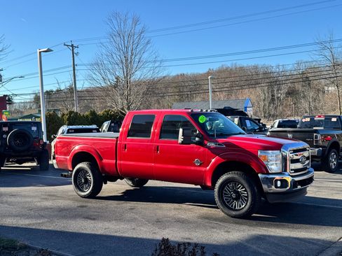 Used 2014 Ford F350 Lariat w/ Lariat Interior Package image 4