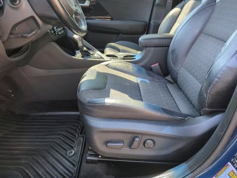 Used 2019 Kia Niro EX FWD image 11